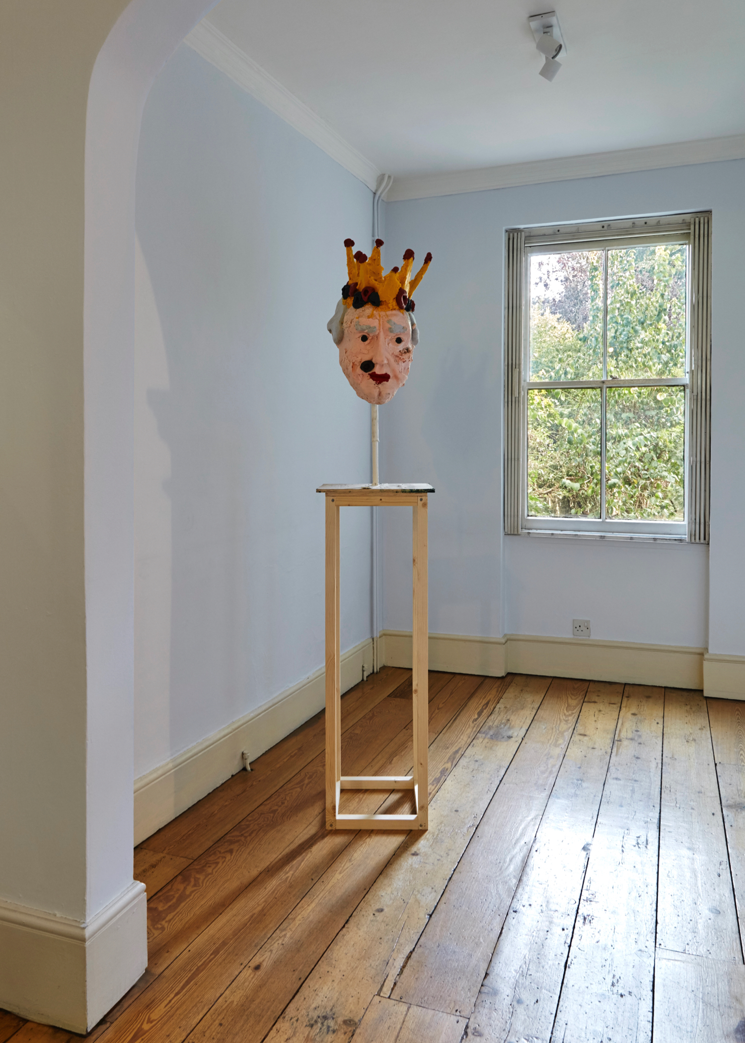 Jamie Fitzpatrick, Head, 2019, wax, scrim and polyurethane foam, 56 x 36 x 31 cm. Courtesy of the artist and Tanya Leighton, Berlin